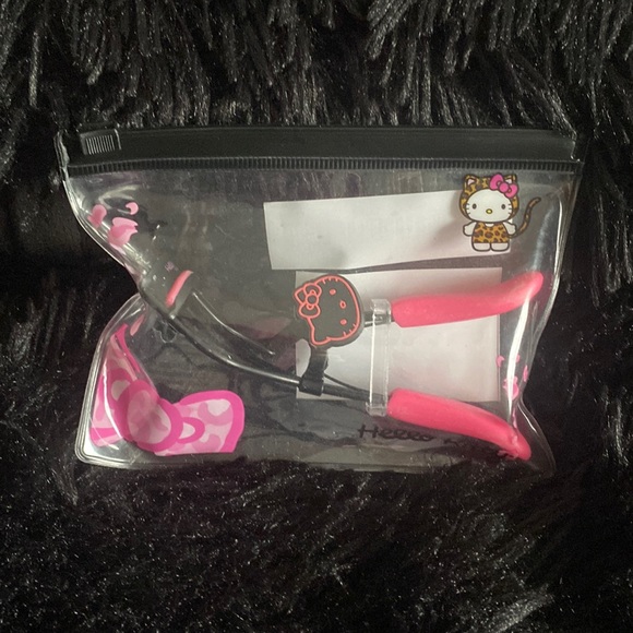 Hello kitty & Friends Eyelash Curler with plastic bag - Picture 1 of 12